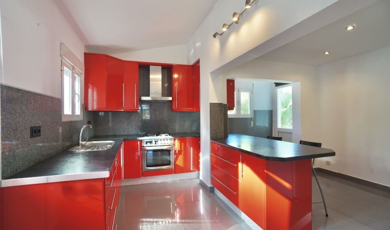 3 bedroom Villa for sale in Benissa with pool - € 449,000 (Ref: 9369089)