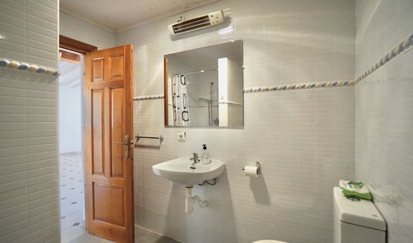 3 bedroom Villa for sale in Benissa with pool - € 449,000 (Ref: 9369089)