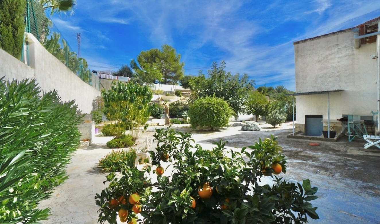 3 bedroom Villa for sale in Benissa with pool - € 449,000 (Ref: 9369089)