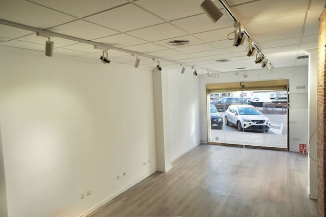 2 bedroom Commercial for sale in Moraira, Teulada-Moraira - € 360,000 (Ref: 9426372)