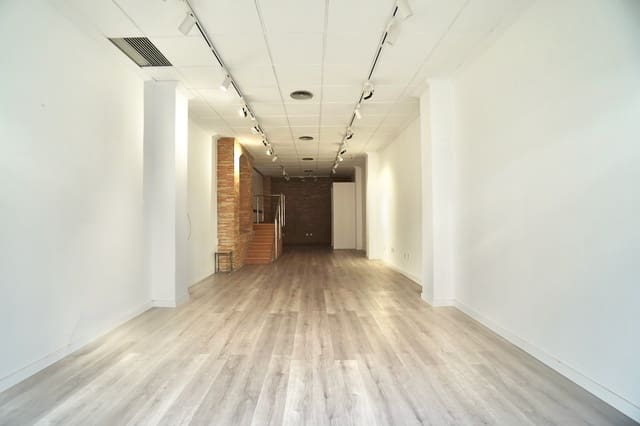 2 bedroom Commercial for sale in Moraira, Teulada-Moraira - € 360,000 (Ref: 9426372)