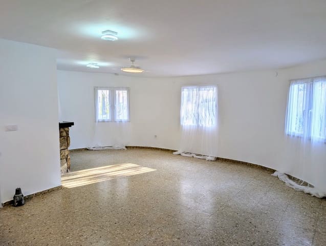 3 bedroom Villa for sale in Moraira, Teulada-Moraira - € 595,000 (Ref: 9437724)