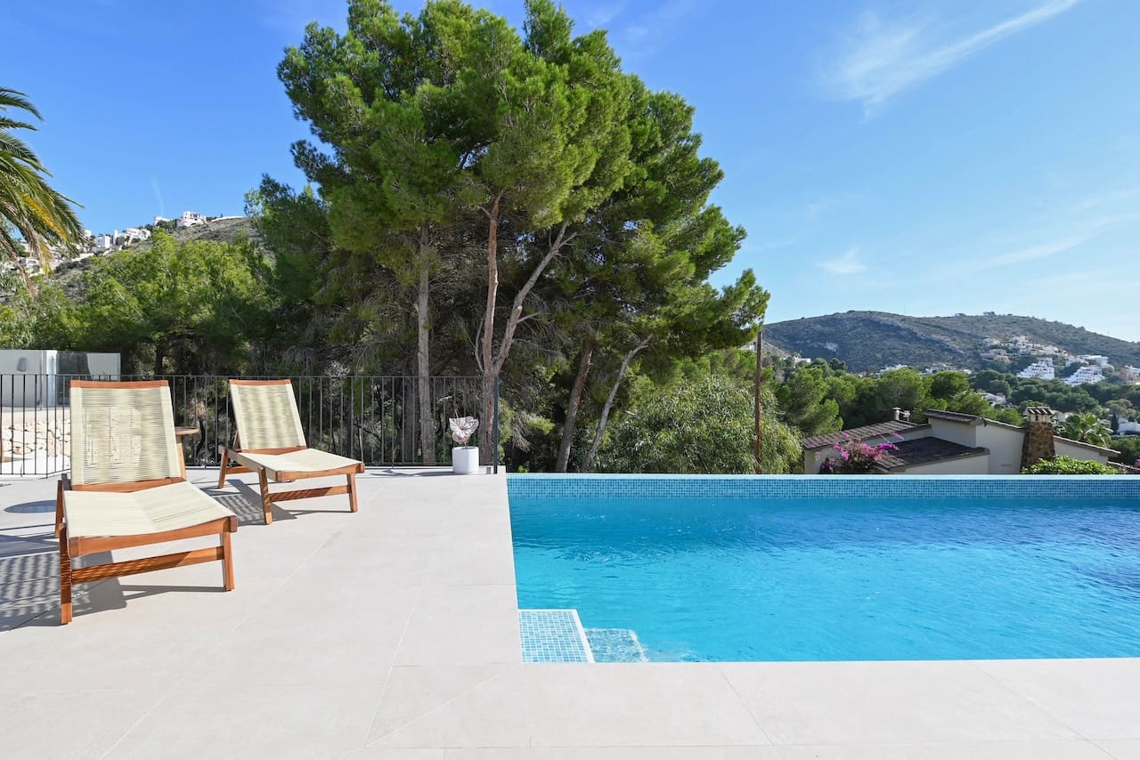 4 Zimmer Villa zu verkaufen in Moraira mit Pool Garage - 1.495.000 € (Ref: 9447275)