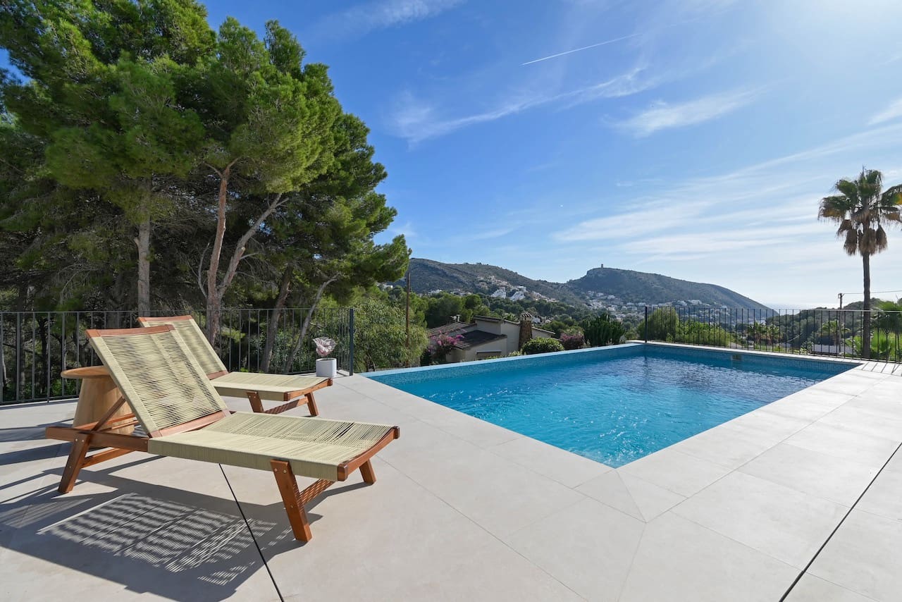 4 Zimmer Villa zu verkaufen in Moraira mit Pool Garage - 1.495.000 € (Ref: 9447275)