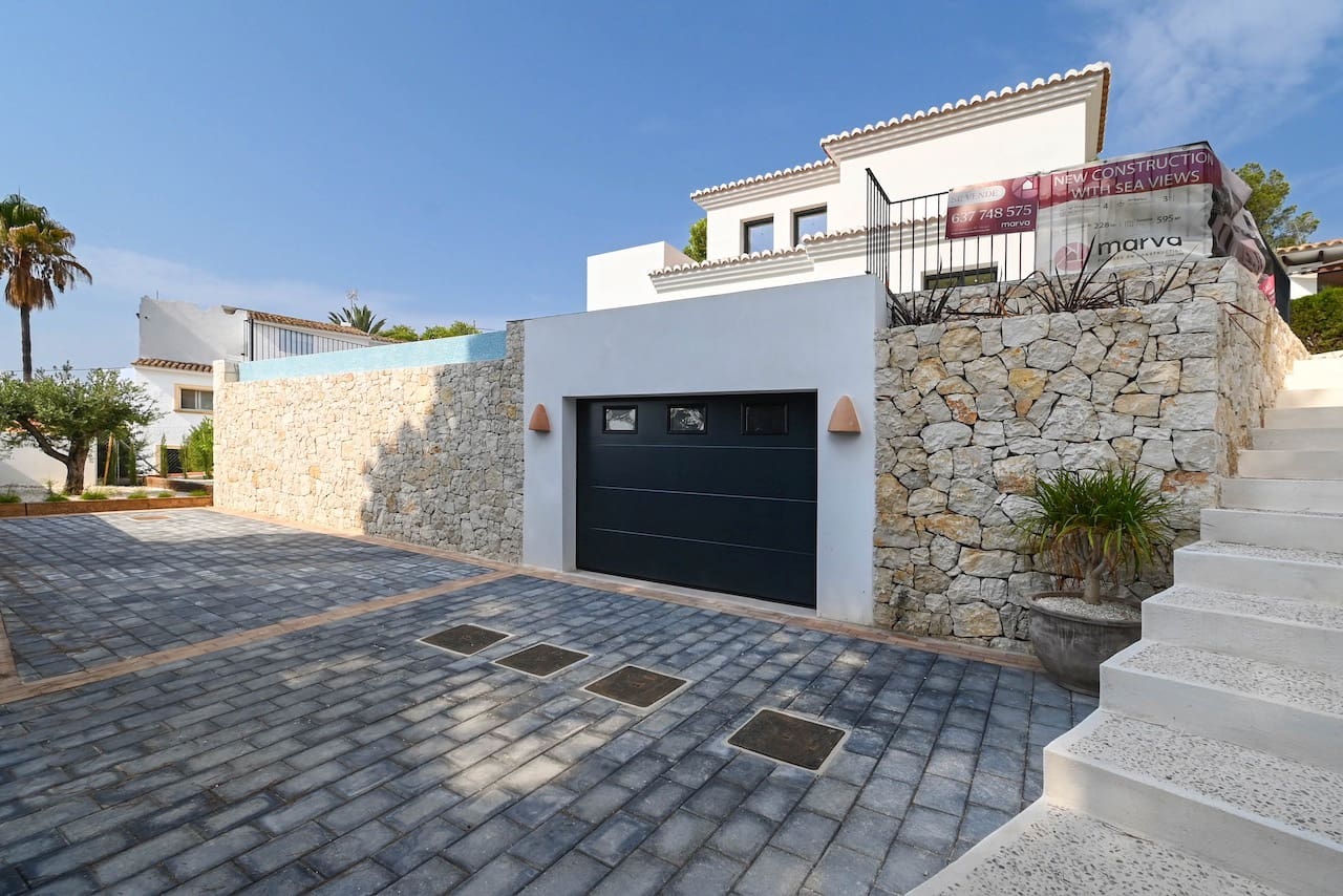 4 Zimmer Villa zu verkaufen in Moraira mit Pool Garage - 1.495.000 € (Ref: 9447275)