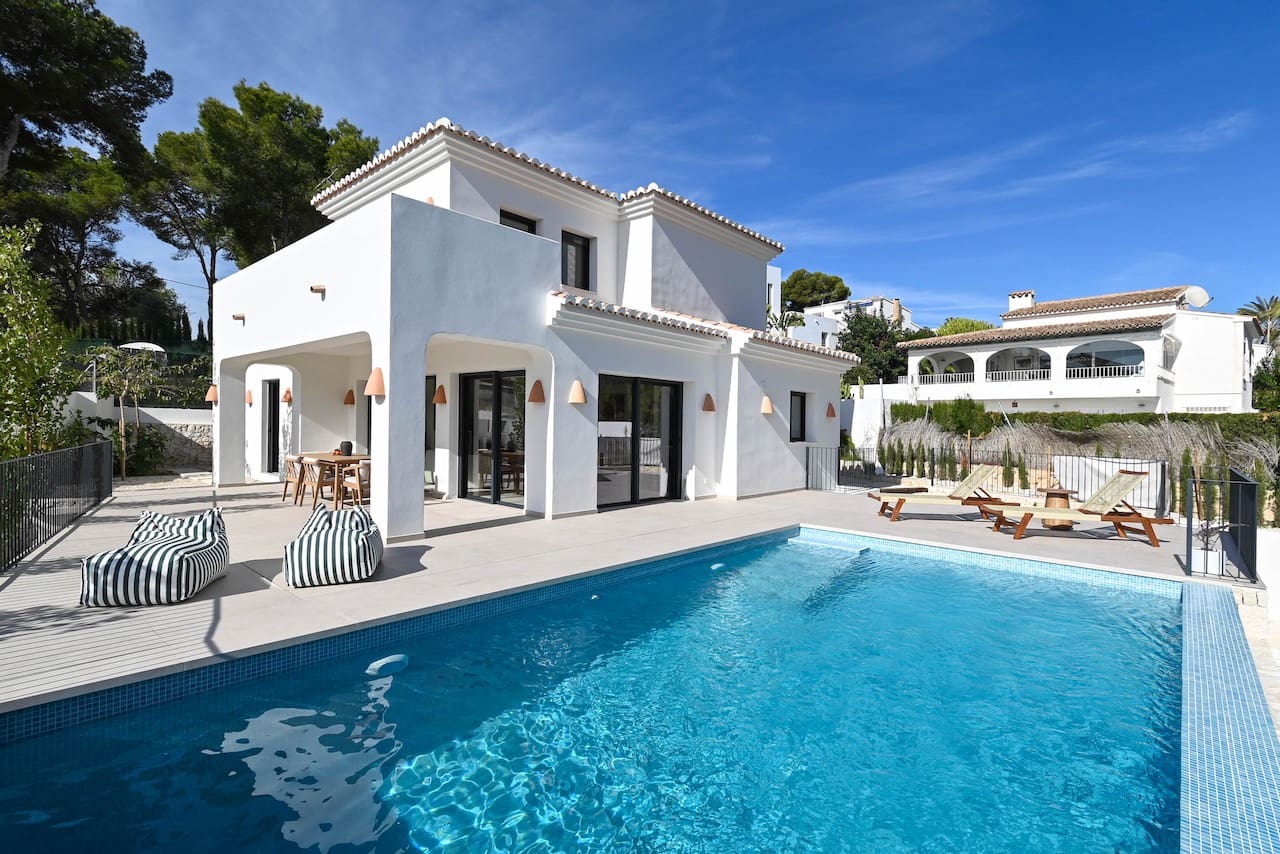 4 Zimmer Villa zu verkaufen in Moraira mit Pool Garage - 1.495.000 € (Ref: 9447275)