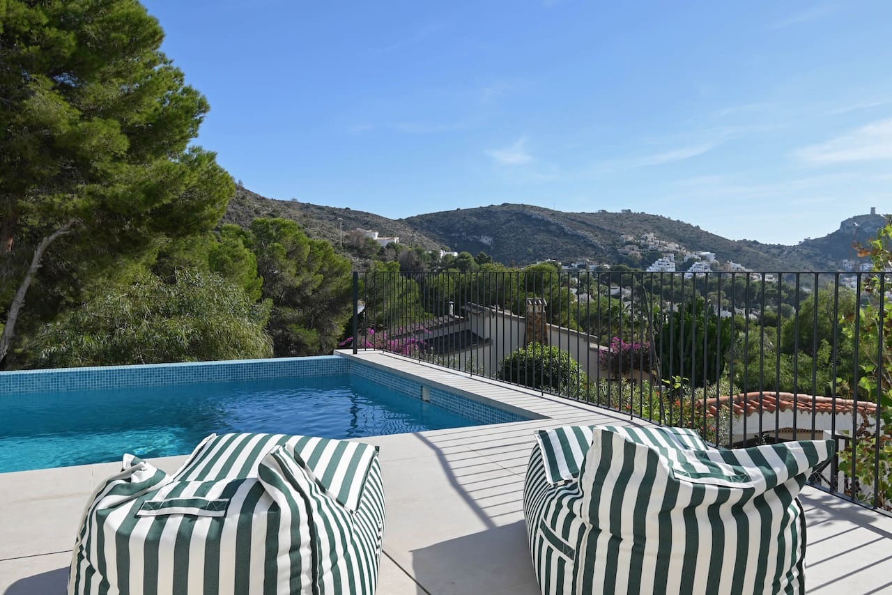 4 Zimmer Villa zu verkaufen in Moraira mit Pool Garage - 1.495.000 € (Ref: 9447275)