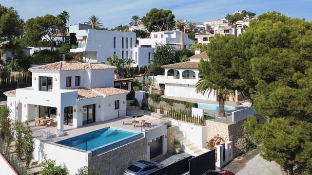4 slaapkamer Villa te koop in Moraira, Teulada-Moraira met zwembad garage - € 1.495.000 (Ref: 9447275)
