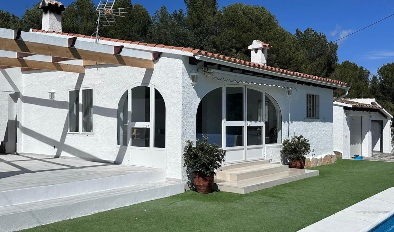 3 bedroom Villa for sale in Moraira with pool garage - € 850,000 (Ref: 9462913)