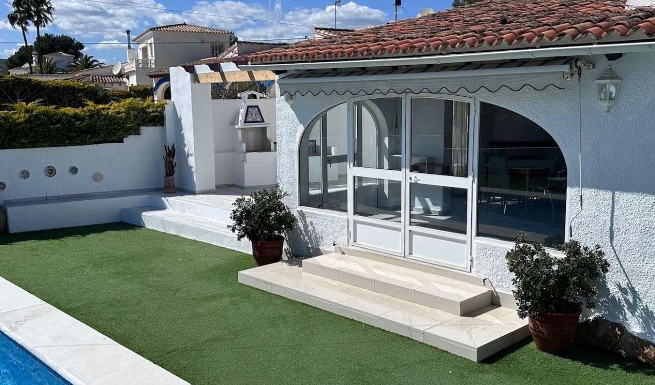 3 bedroom Villa for sale in Moraira with pool garage - € 850,000 (Ref: 9462913)