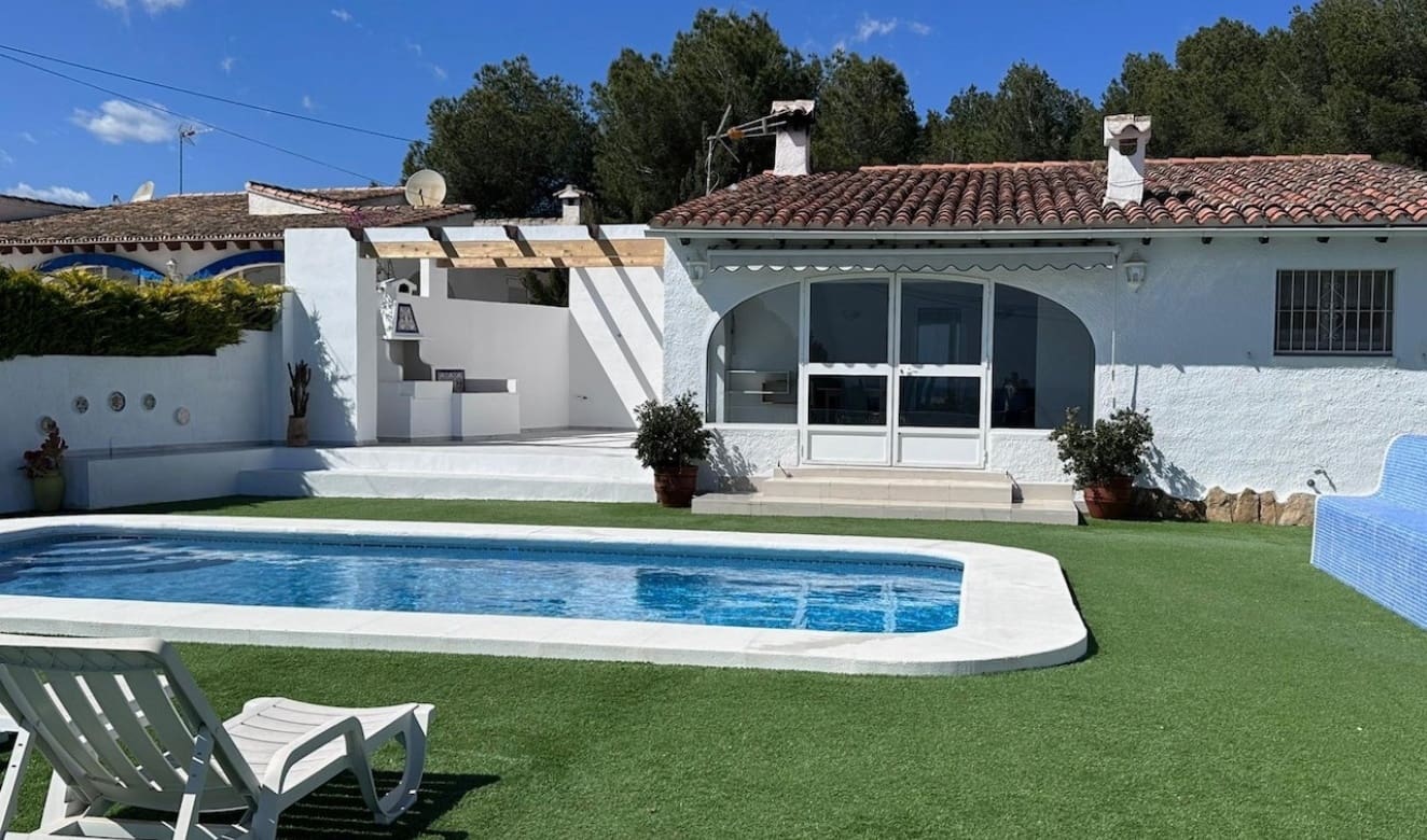 3 bedroom Villa for sale in Moraira with pool garage - € 850,000 (Ref: 9462913)