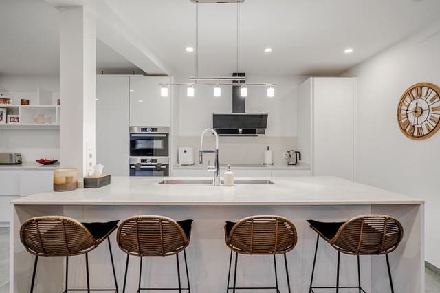 8 slaapkamer Villa te koop in Benissa met zwembad - € 3.595.000 (Ref: 9491883)