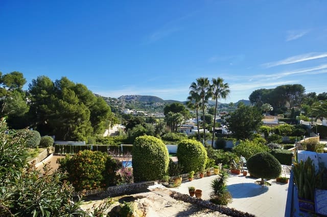 2 slaapkamer Bungalow te koop in Moraira, Teulada-Moraira met zwembad - € 349.000 (Ref: 9500749)