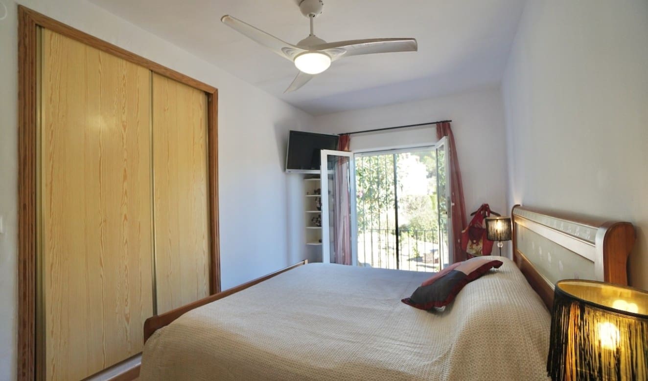 2 bedroom Bungalow for sale in Moraira with pool - € 349,000 (Ref: 9500749)