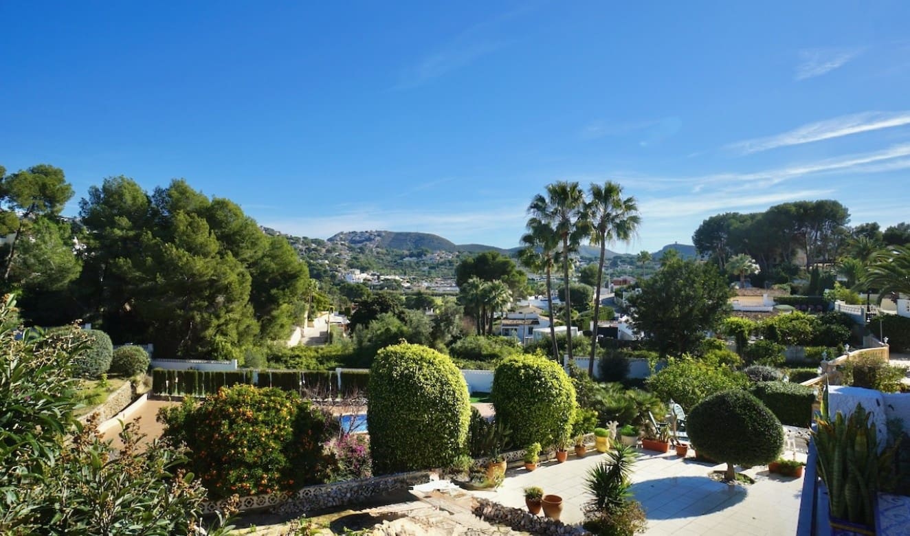2 bedroom Bungalow for sale in Moraira with pool - € 349,000 (Ref: 9500749)