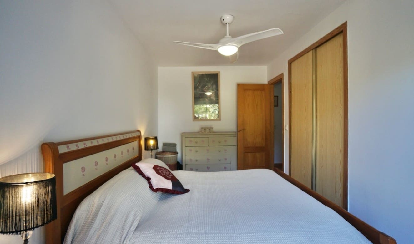 2 bedroom Bungalow for sale in Moraira with pool - € 349,000 (Ref: 9500749)