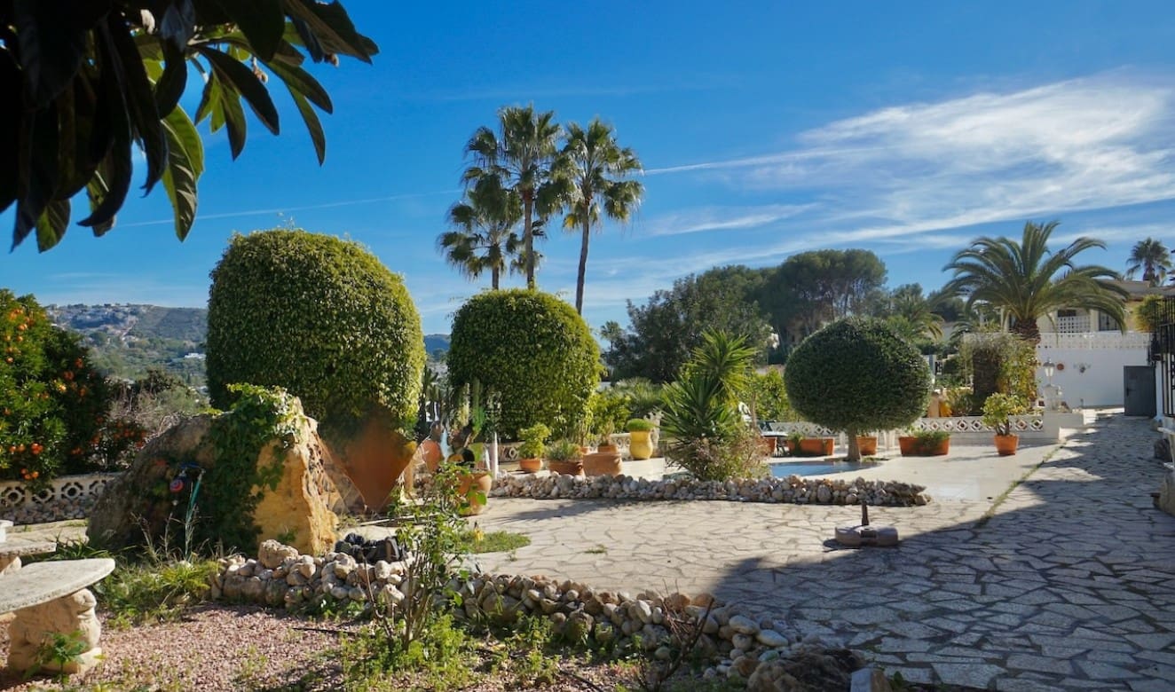 2 bedroom Bungalow for sale in Moraira with pool - € 349,000 (Ref: 9500749)