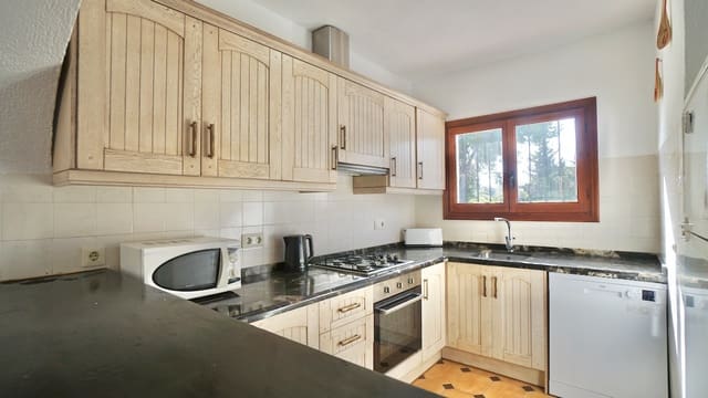 4 soveværelse Villa til salg i Moraira, Teulada-Moraira med swimmingpool - € 795.000 (Ref: 9511391)