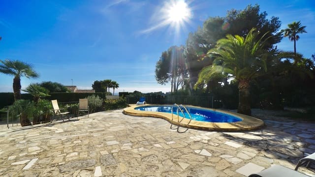 4 soveværelse Villa til salg i Moraira, Teulada-Moraira med swimmingpool - € 795.000 (Ref: 9511391)
