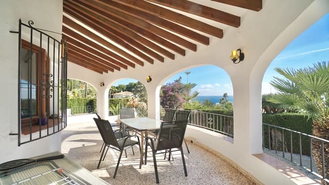 4 soveværelse Villa til salg i Moraira, Teulada-Moraira med swimmingpool - € 795.000 (Ref: 9511391)