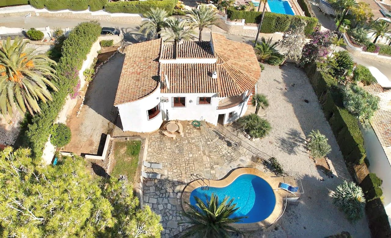 4 soveværelse Villa til salg i Moraira med swimmingpool - € 795.000 (Ref: 9511391)
