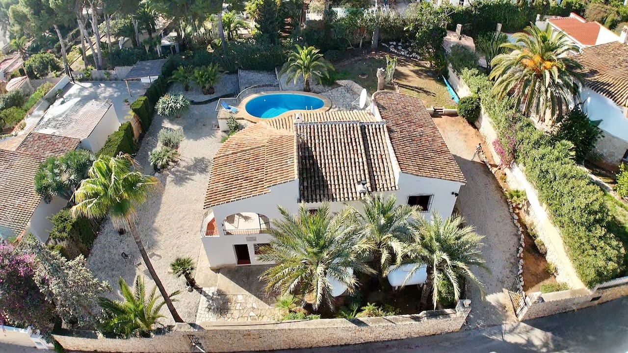 4 soveværelse Villa til salg i Moraira med swimmingpool - € 795.000 (Ref: 9511391)