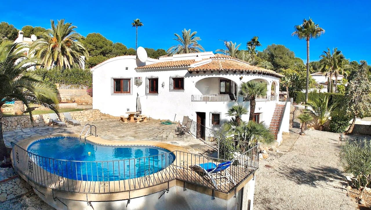 4 soveværelse Villa til salg i Moraira med swimmingpool - € 795.000 (Ref: 9511391)