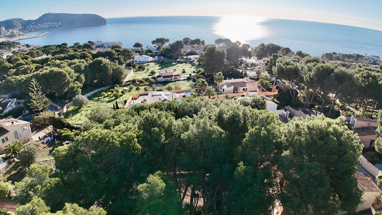 Building Plot for sale in Moraira - € 360,000 (Ref: 9517876)