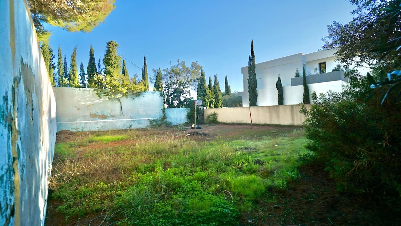 Building Plot for sale in Moraira - € 360,000 (Ref: 9517876)