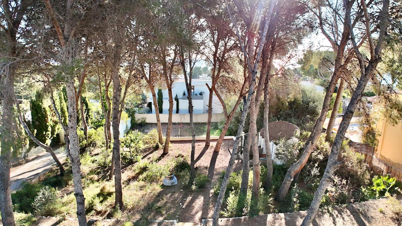 Building Plot for sale in Moraira - € 360,000 (Ref: 9517876)