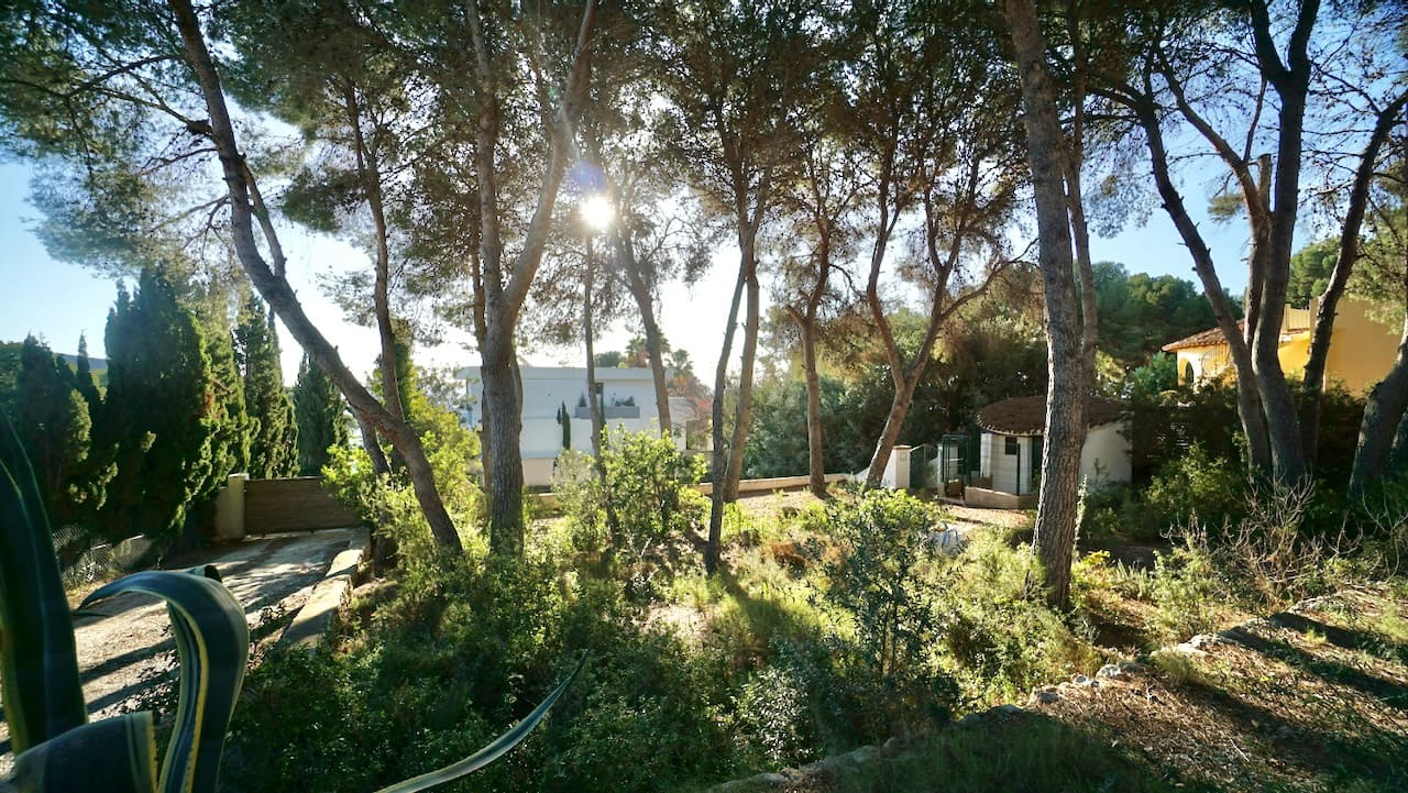 Building Plot for sale in Moraira - € 360,000 (Ref: 9517876)