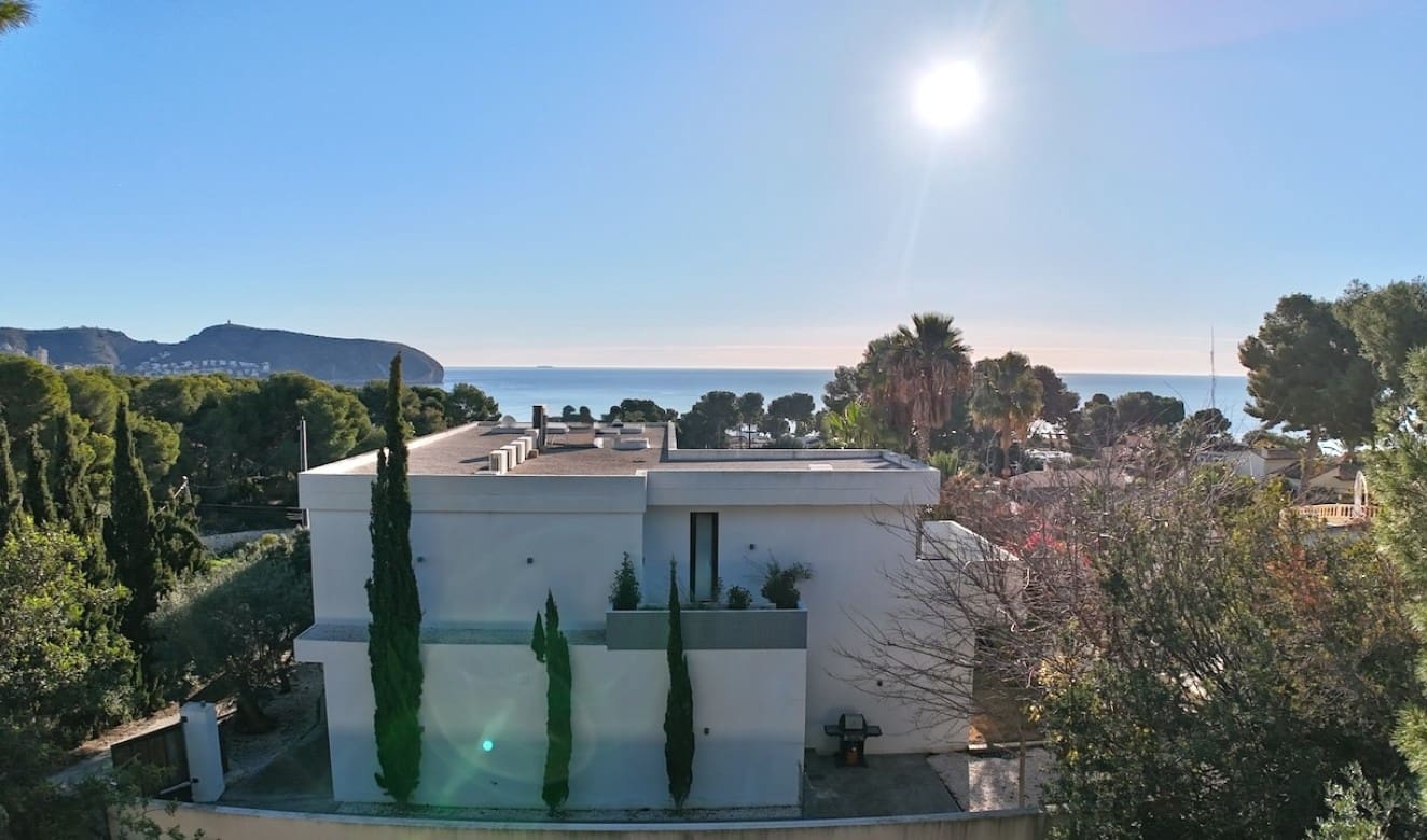 Building Plot for sale in Moraira - € 360,000 (Ref: 9517876)