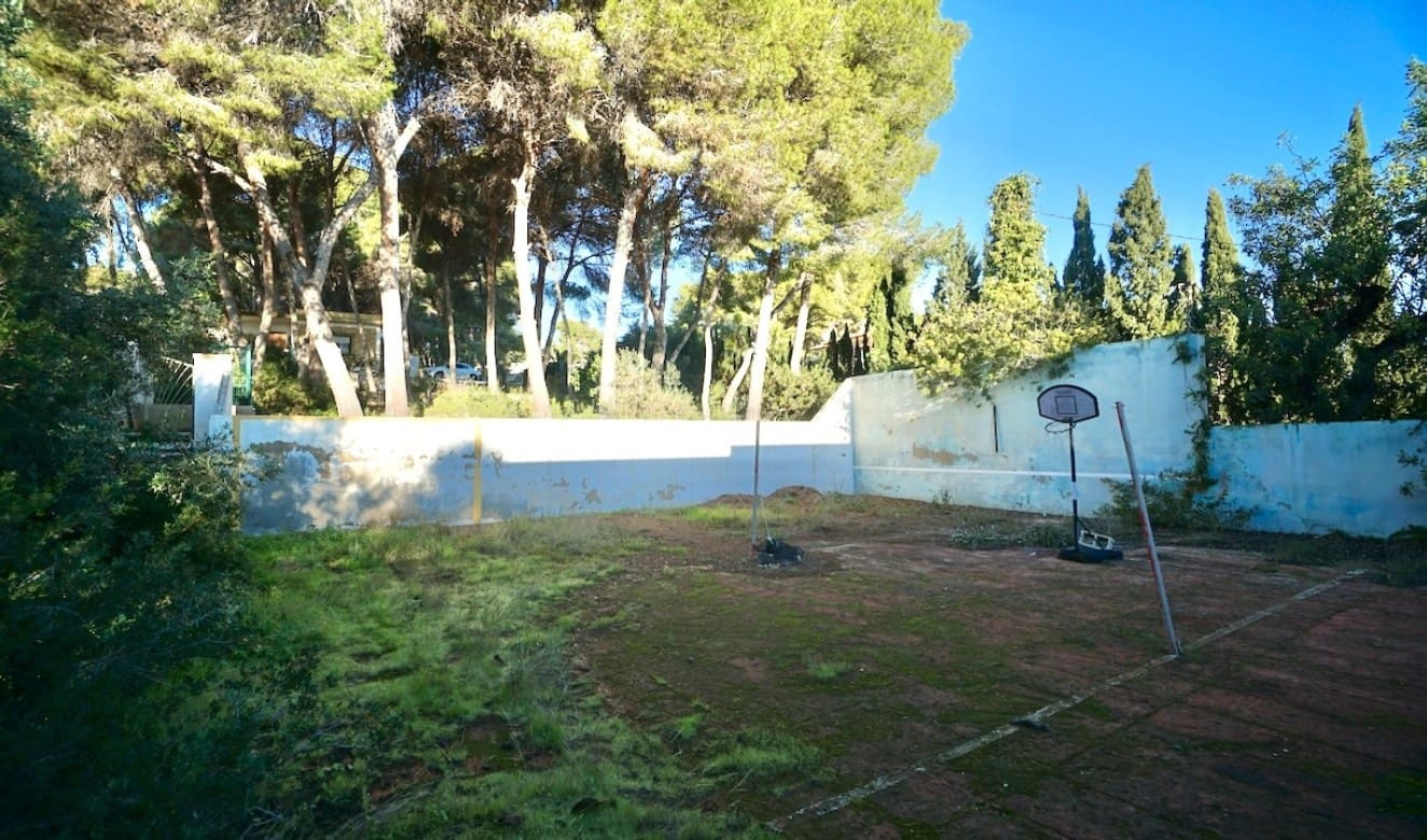 Building Plot for sale in Moraira - € 360,000 (Ref: 9517876)