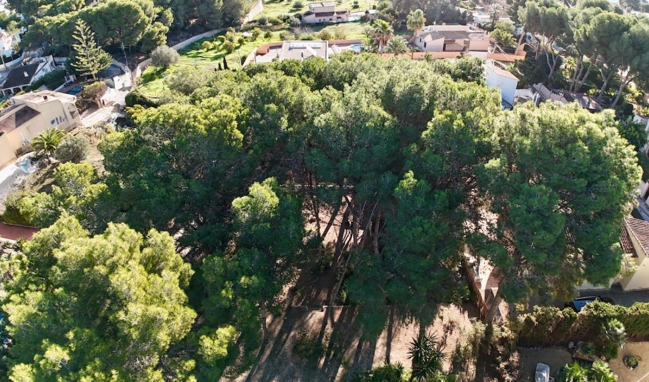 Building Plot for sale in Moraira - € 360,000 (Ref: 9517876)