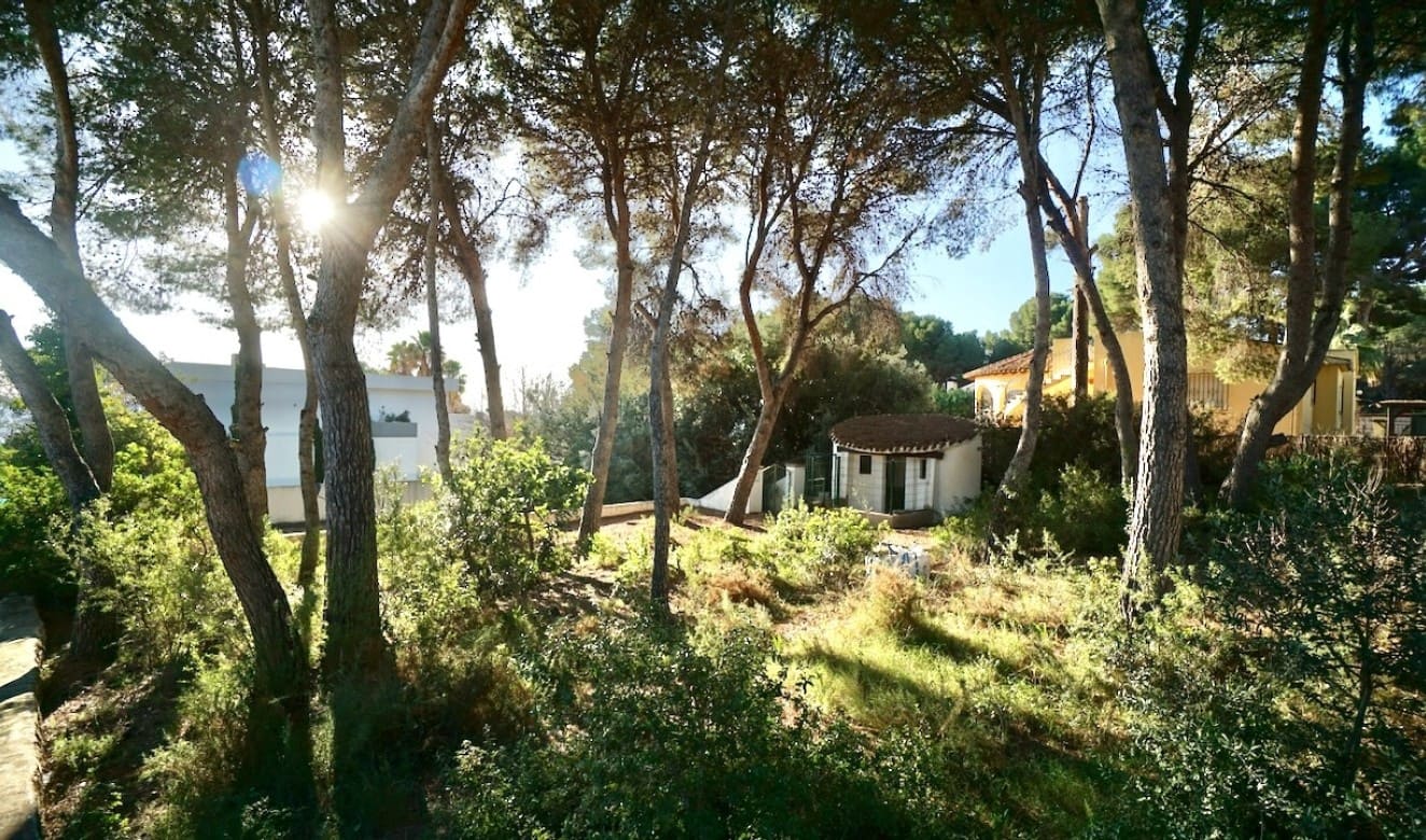 Building Plot for sale in Moraira - € 360,000 (Ref: 9517876)