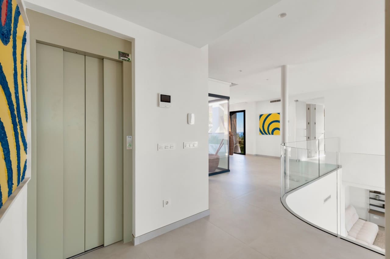 5 Zimmer Villa zu verkaufen in Cumbre del Sol mit Pool - 3.250.000 € (Ref: 9563729)