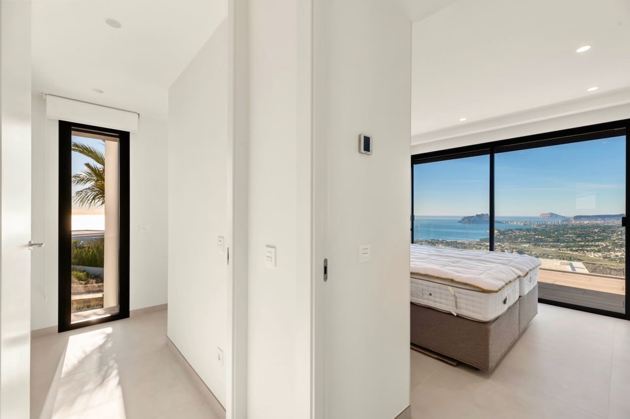 5 Zimmer Villa zu verkaufen in Cumbre del Sol mit Pool - 3.250.000 € (Ref: 9563729)