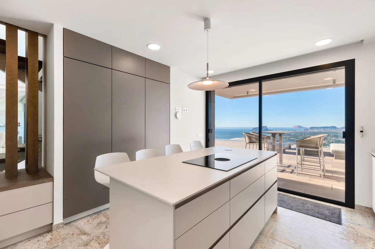 5 Zimmer Villa zu verkaufen in Cumbre del Sol mit Pool - 3.250.000 € (Ref: 9563729)