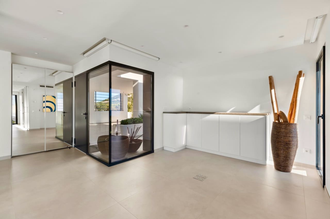 5 Zimmer Villa zu verkaufen in Cumbre del Sol mit Pool - 3.250.000 € (Ref: 9563729)