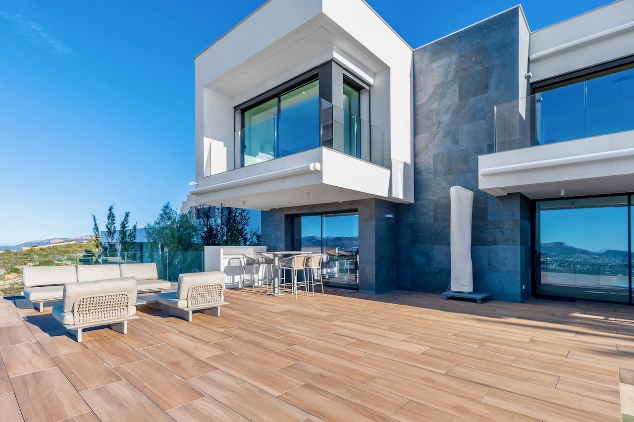 5 Zimmer Villa zu verkaufen in Cumbre del Sol mit Pool - 3.250.000 € (Ref: 9563729)