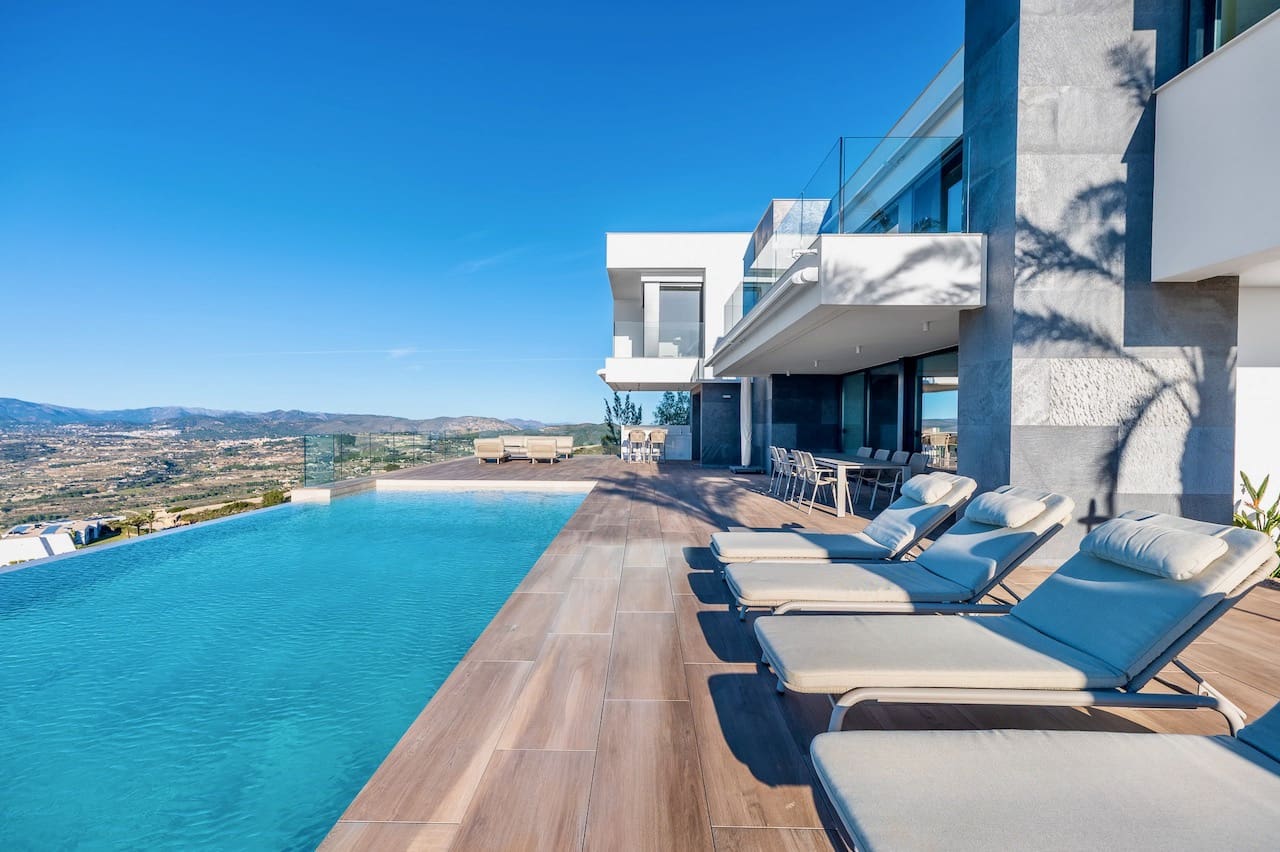 5 Zimmer Villa zu verkaufen in Cumbre del Sol mit Pool - 3.250.000 € (Ref: 9563729)