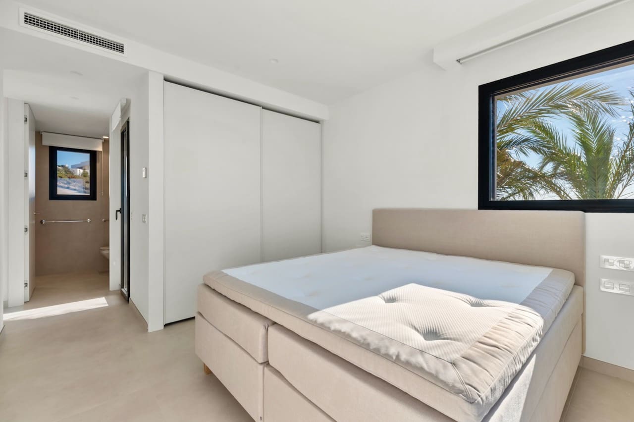 5 Zimmer Villa zu verkaufen in Cumbre del Sol mit Pool - 3.250.000 € (Ref: 9563729)