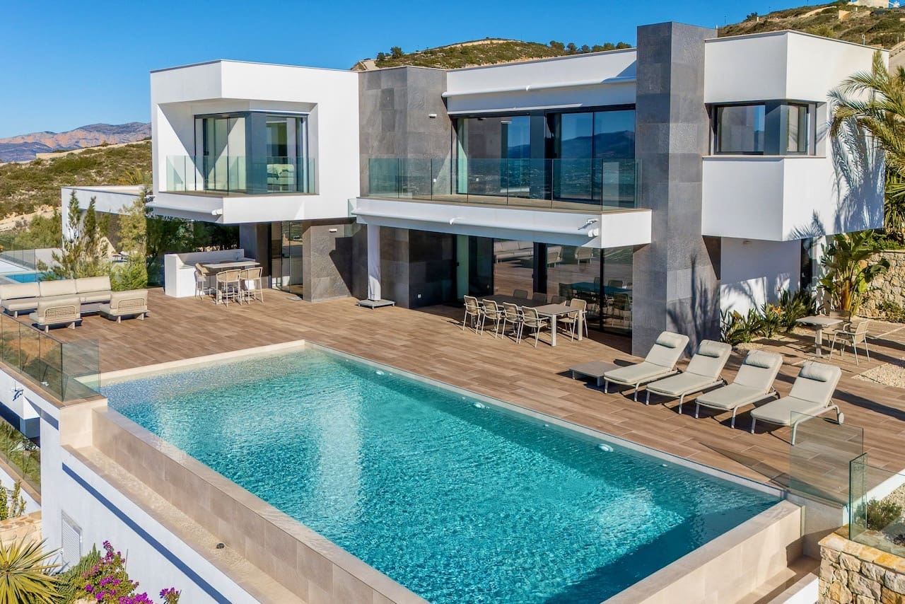 5 Zimmer Villa zu verkaufen in Cumbre del Sol mit Pool - 3.250.000 € (Ref: 9563729)