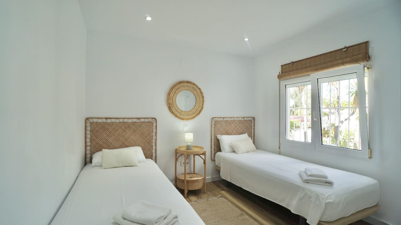 Chalet de 6 habitaciones en Moraira en venta con piscina - 859.000 € (Ref: 9569421)