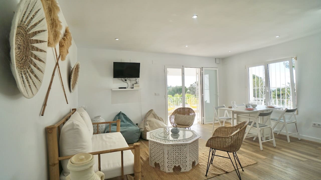 Chalet de 6 habitaciones en Moraira en venta con piscina - 859.000 € (Ref: 9569421)