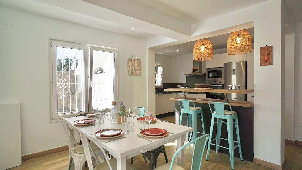 Chalet de 6 habitaciones en Moraira en venta con piscina - 859.000 € (Ref: 9569421)