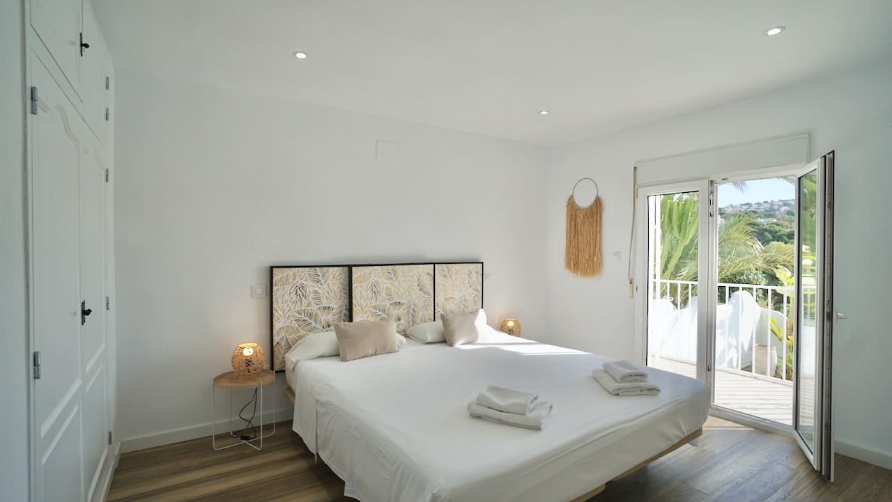 Chalet de 6 habitaciones en Moraira en venta con piscina - 859.000 € (Ref: 9569421)