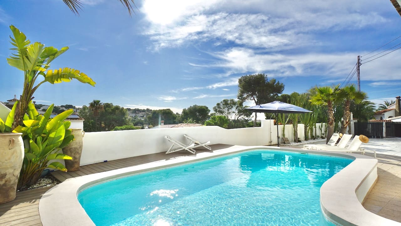 Chalet de 6 habitaciones en Moraira en venta con piscina - 859.000 € (Ref: 9569421)