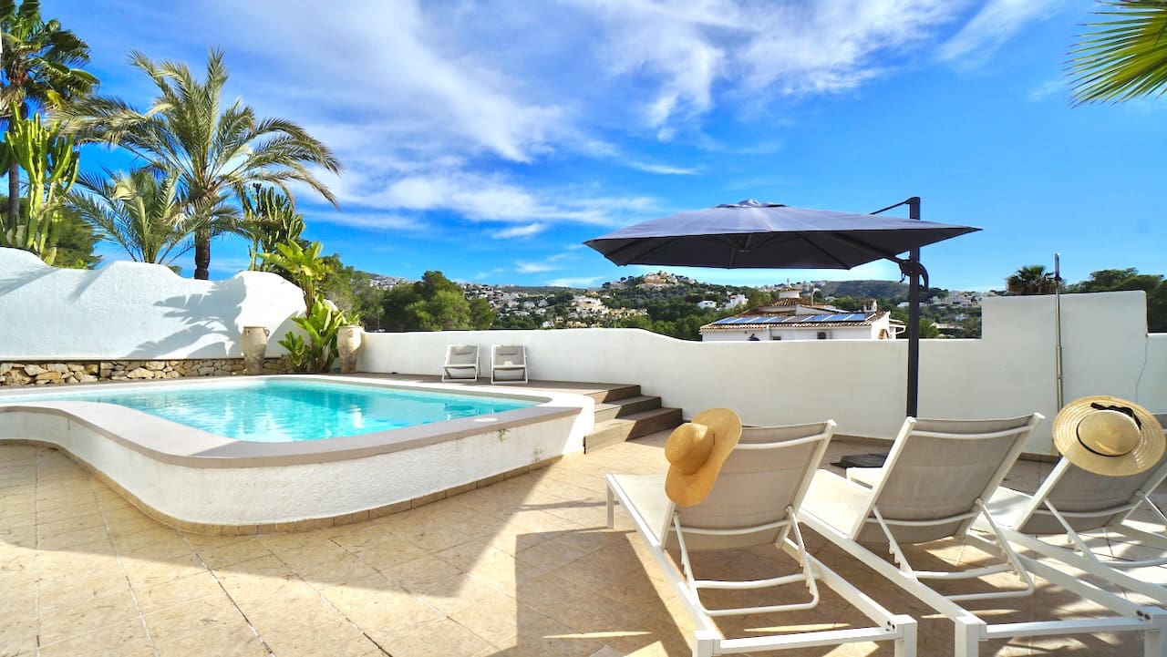 Chalet de 6 habitaciones en Moraira en venta con piscina - 859.000 € (Ref: 9569421)