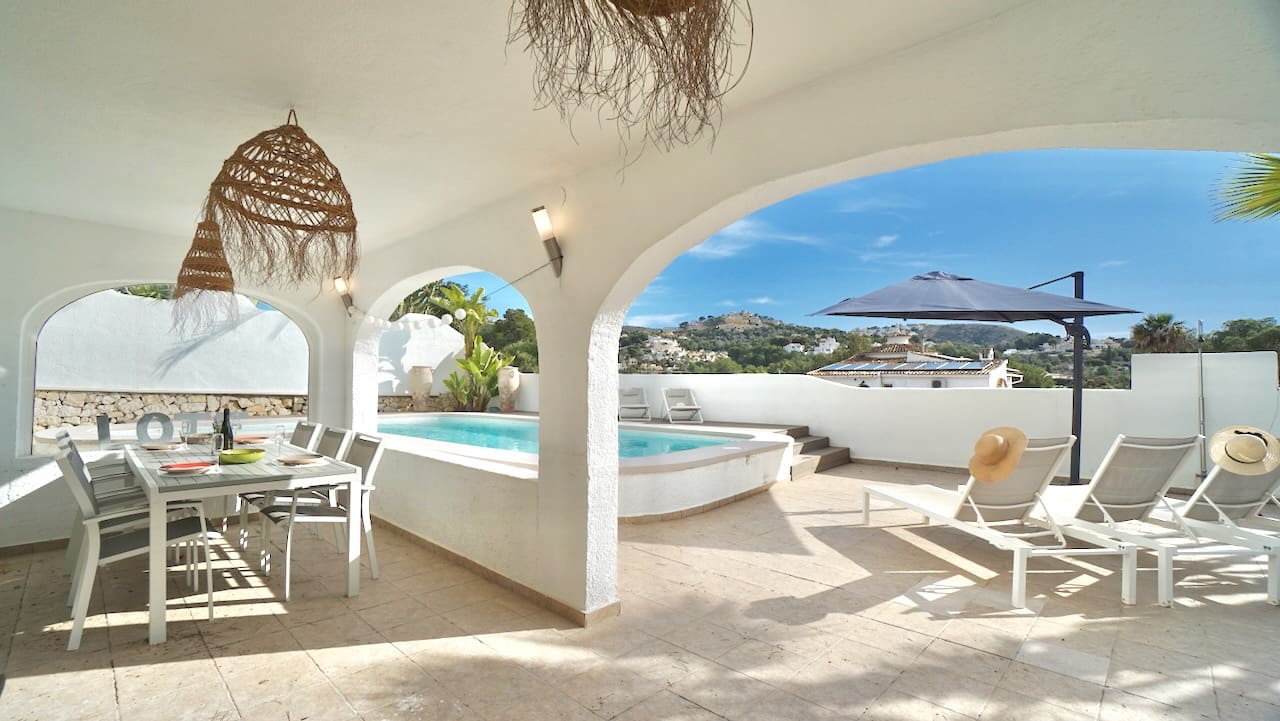 Chalet de 6 habitaciones en Moraira en venta con piscina - 859.000 € (Ref: 9569421)